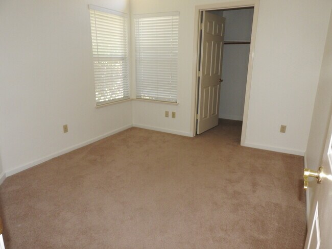 Building Photo - 154 Elkins Cir
