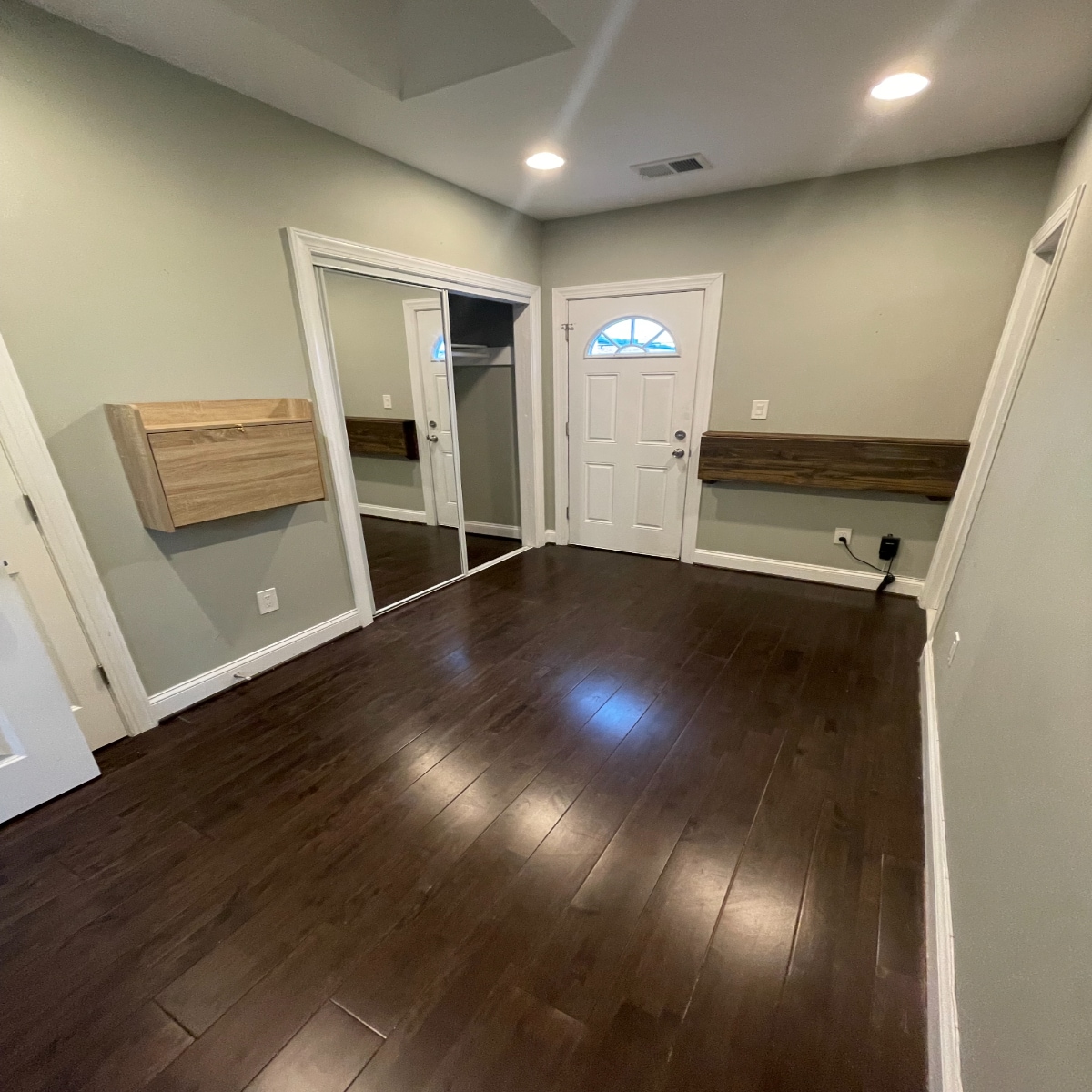 Building Photo - 1721 Trinidad Ave NE