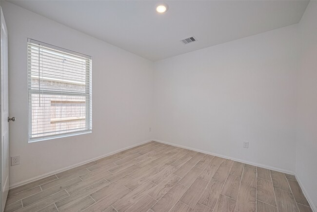 Building Photo - 9603 Fulvetta Briar Ct