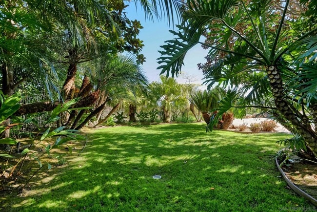 Building Photo - 6717 La Jolla Scenic S Dr