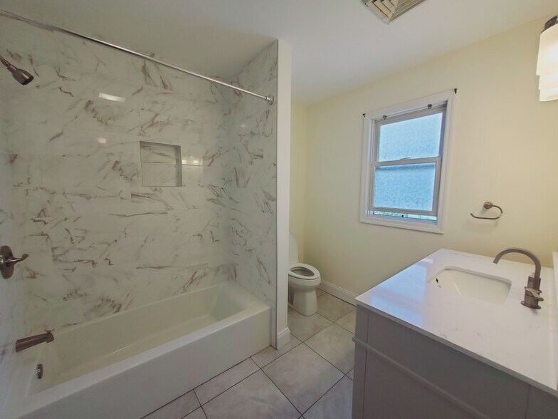 Building Photo - 35 Woodrow St