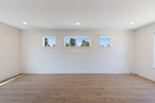 Building Photo - Recently Built 1 Bedroom, 1 Bathroom Home