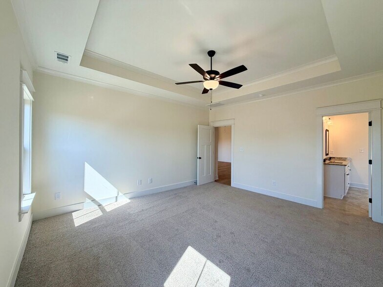 Building Photo - 609 Bristleleaf Path