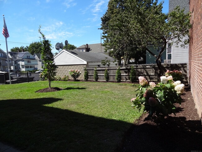 Building Photo - 2806 Fairfield Ave