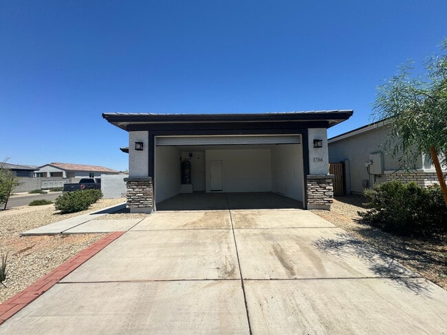 Building Photo - 17388 W Country Club Terrace