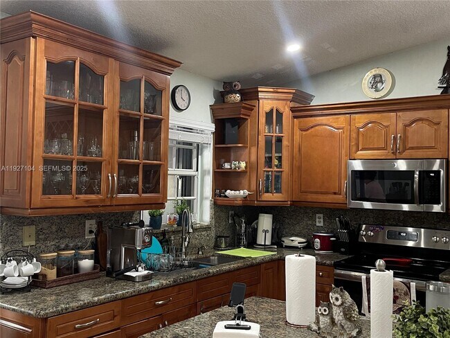 Building Photo - 5673 SW 149th Ave