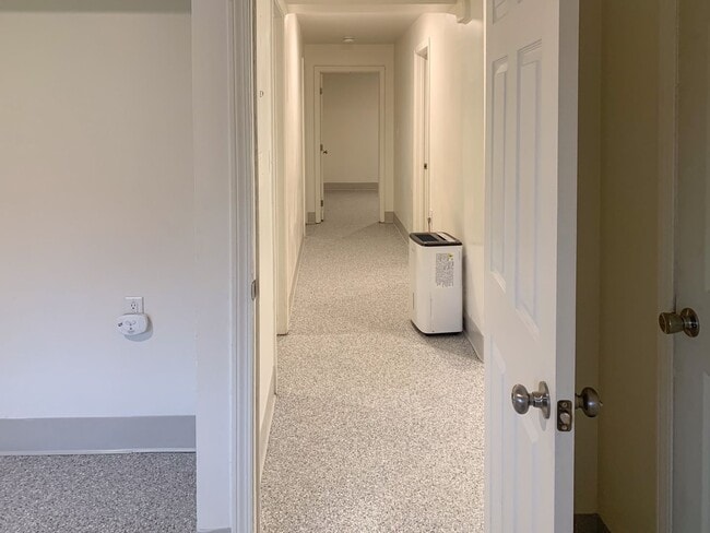 Building Photo - Spacious 3-Bedroom Apartment Near UVM with Private Entrance & Parking