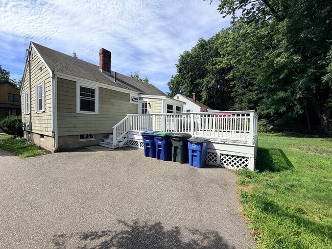 Building Photo - 25 Brookside Rd