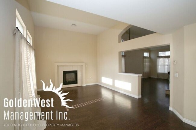 Building Photo - Elegant Cozy 3Bdm 2.5Ba Home in Las Vegas!