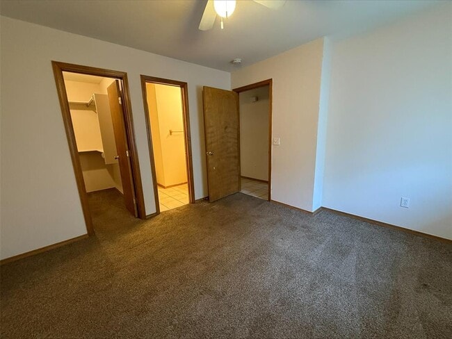 Building Photo - 601 Dogwood Ave