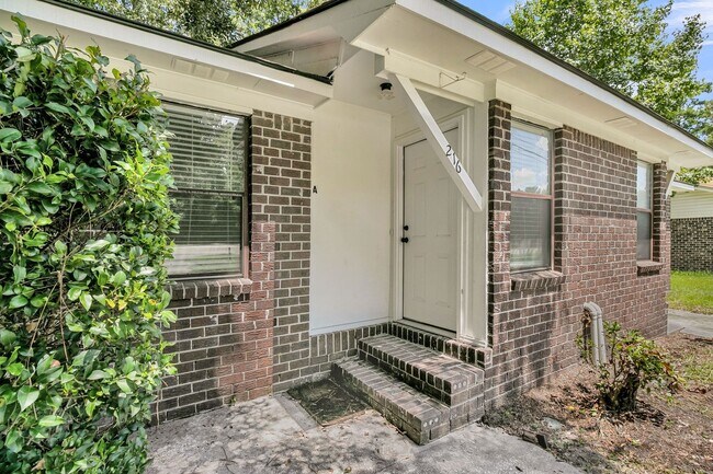 Building Photo - 216 Parlor Dr