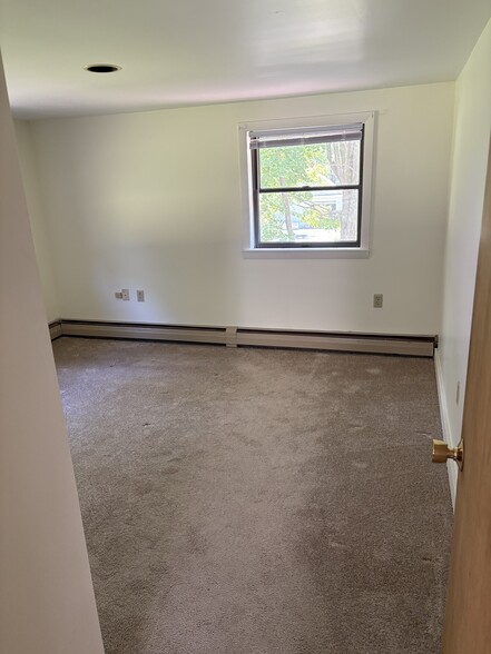 1st floor bedroom - 55 Cherry Hl