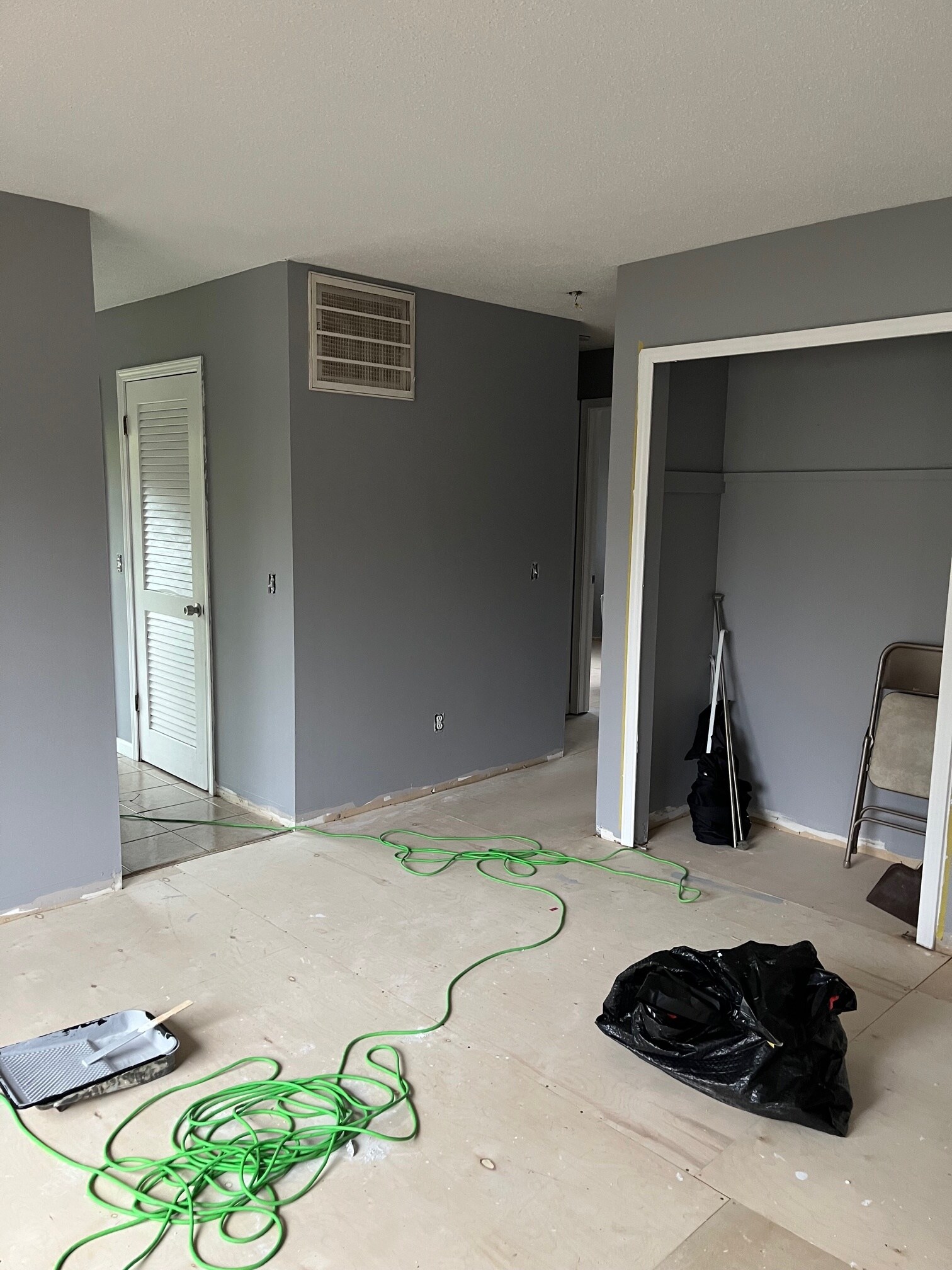 Living room - 1312 Illinois Dr