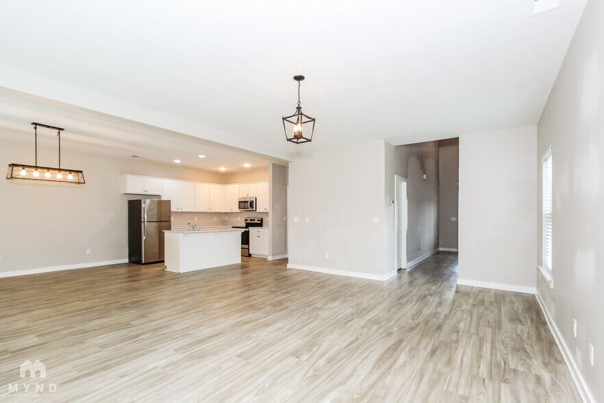 Building Photo - 15534 Tide Water Ct