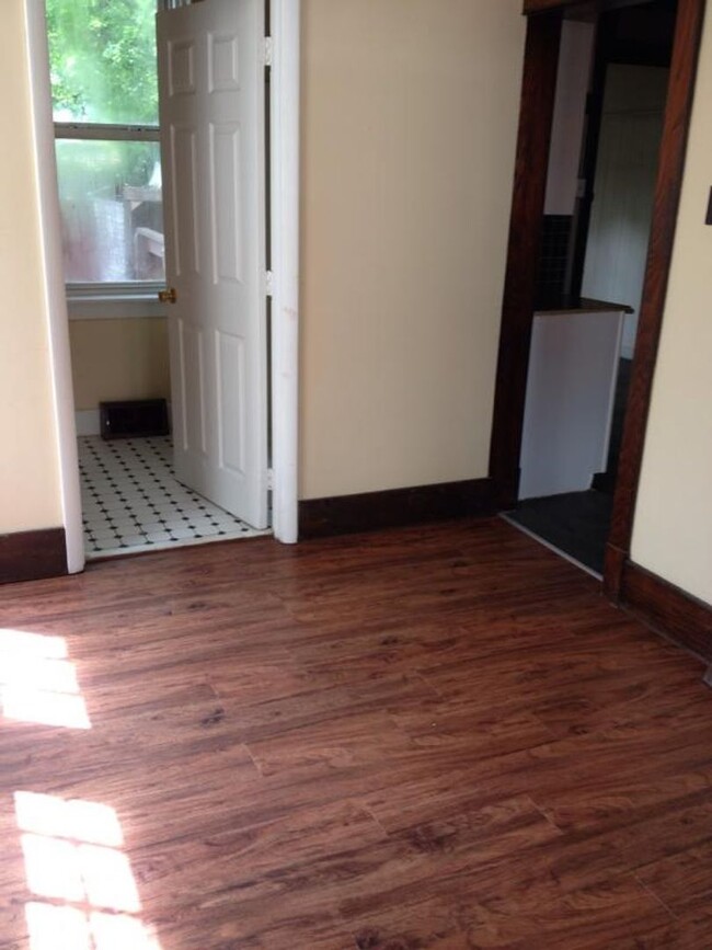 Building Photo - 3 Bedroom 1 Bath in Carlisle, PA!