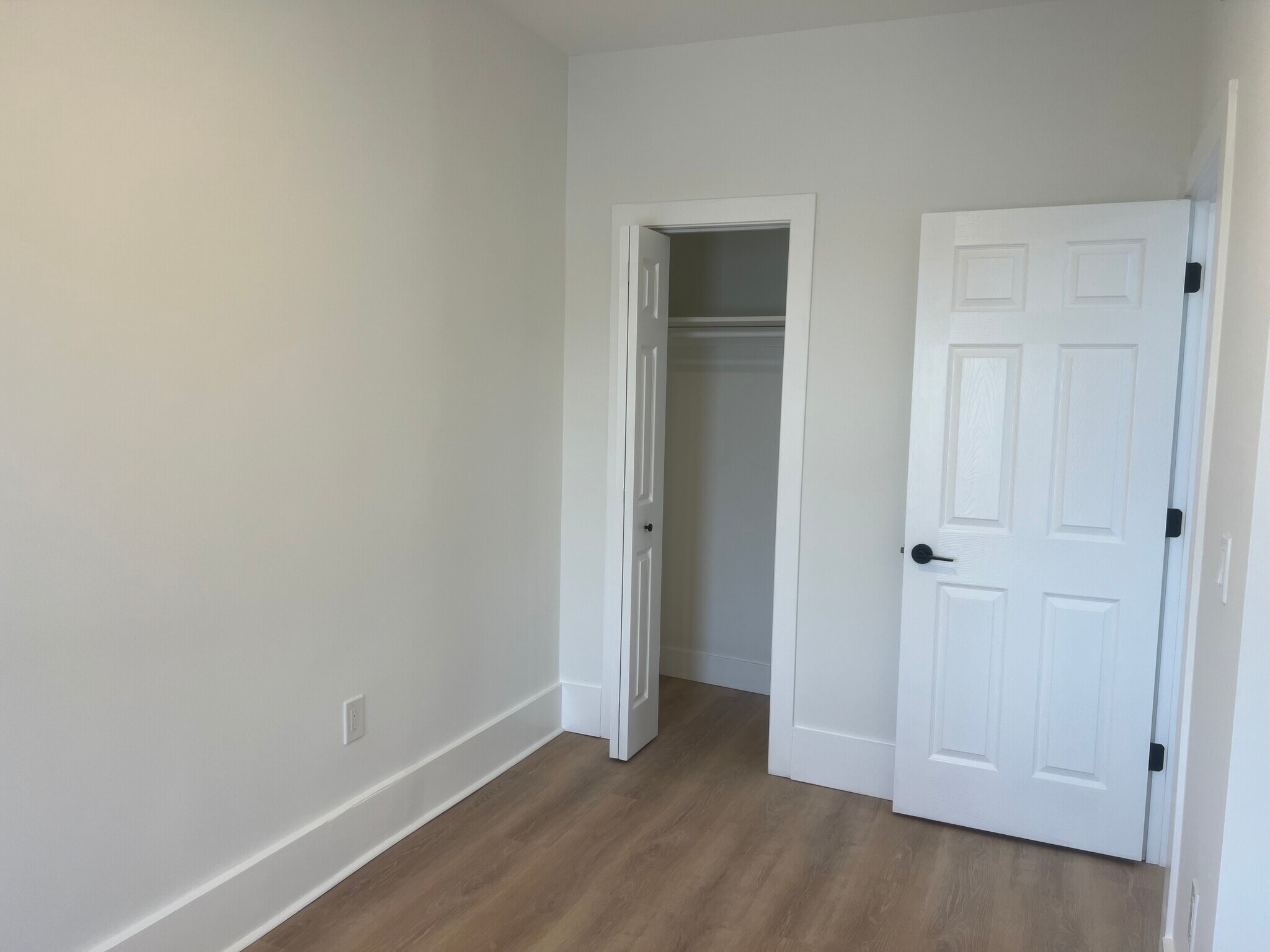 Building Photo - 10 Gates St