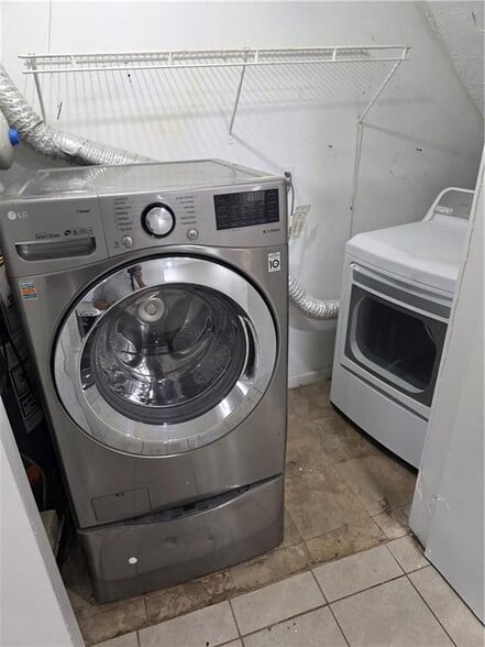 Building Photo - 1952 Padgett Dr