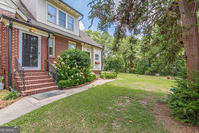 Building Photo - 1878 Cambridge Ave