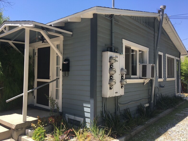 Building Photo - 420 El Centro St