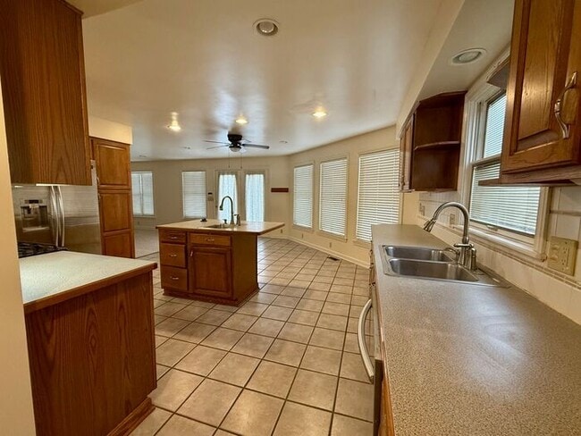 Building Photo - Beautiful 3 Bed, 2 Bath Cape Cod