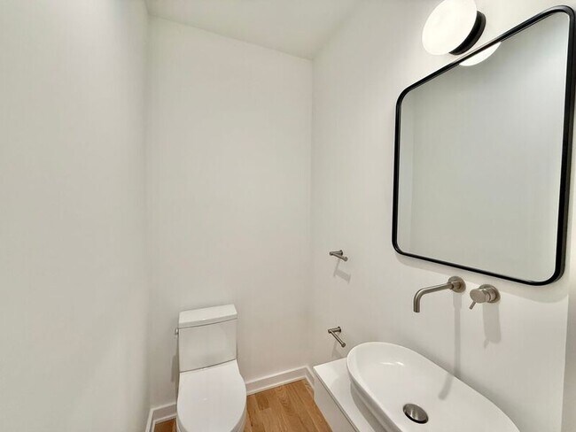 Building Photo - 511 S Bloodworth St