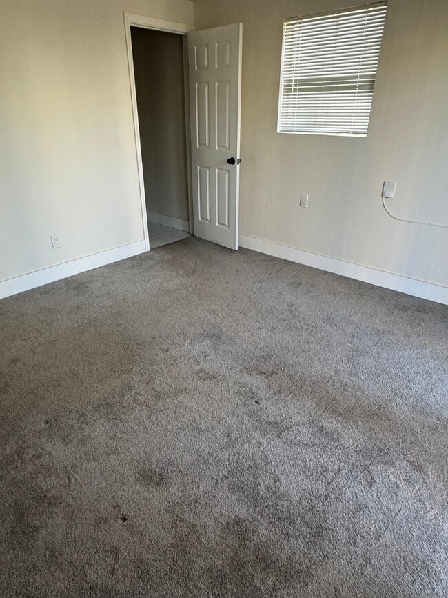 Building Photo - 1449 S Mayfair Ave