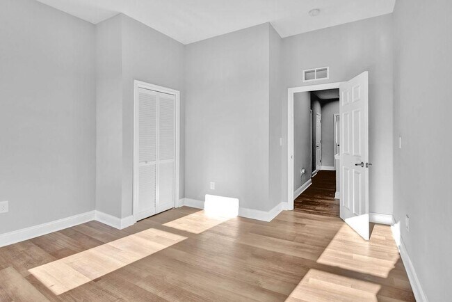 Building Photo - 1802 E 29th St