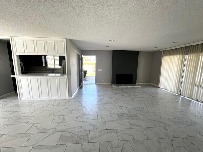 Building Photo - 2210 S Calle Palo Fierro