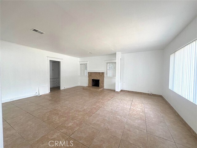 Building Photo - 1554 E Woodbury Rd