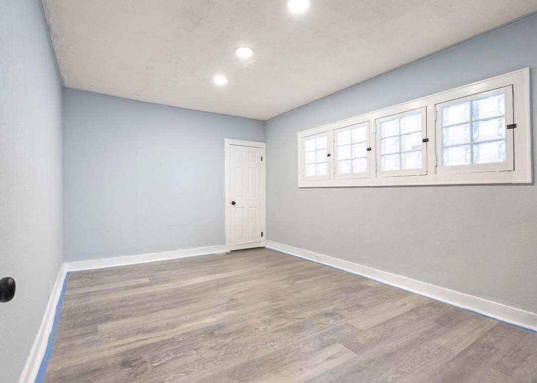Building Photo - 4266 W Highland Blvd