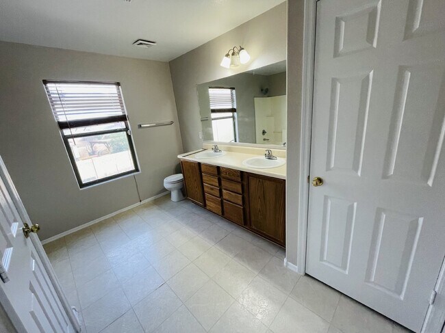 Building Photo - 45811 W Amsterdam Rd