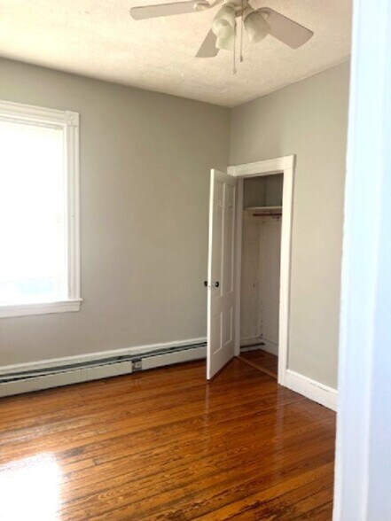 Building Photo - 35 Gloucester St