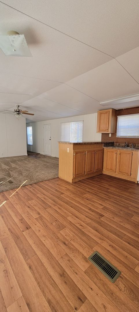 Building Photo - Ready to Move in