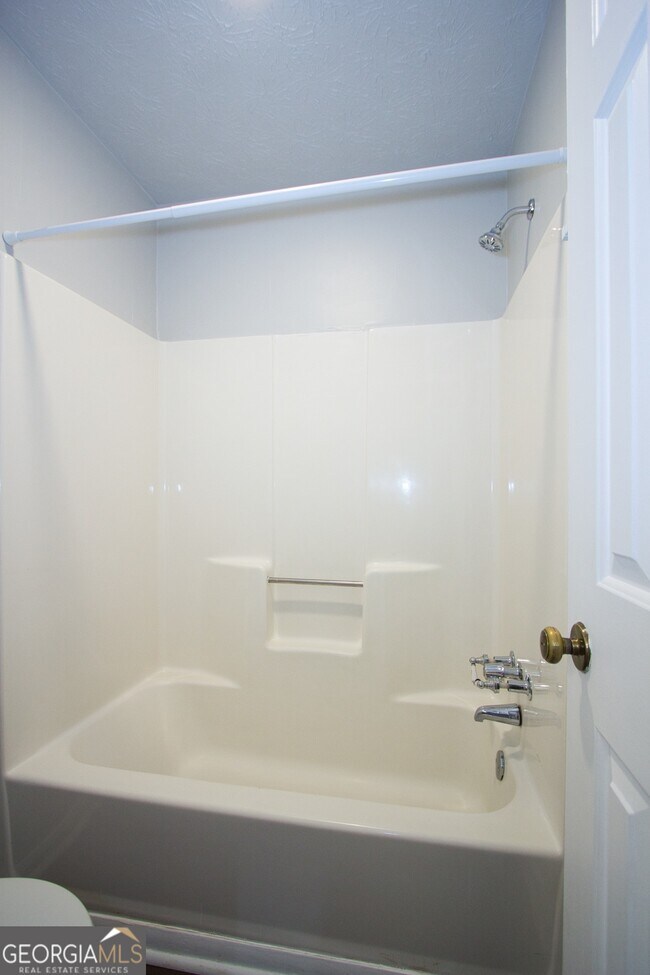 Building Photo - 3252 Inez Dr