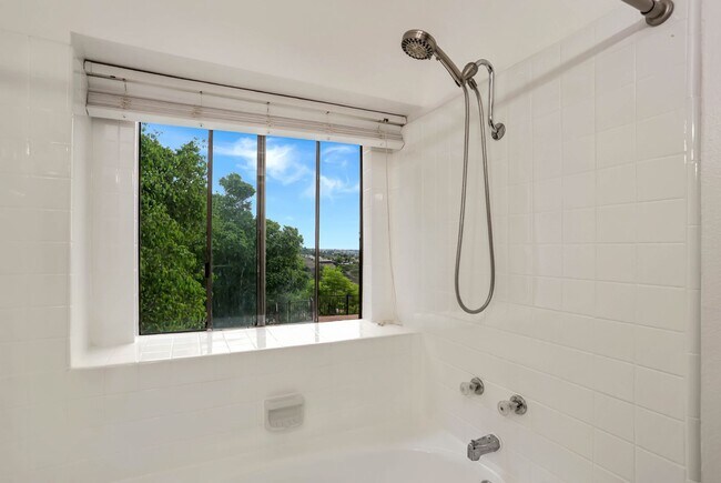 Building Photo - 4 Bed | 3 Bath | 1,979 Sq. Ft. | Stunning ...