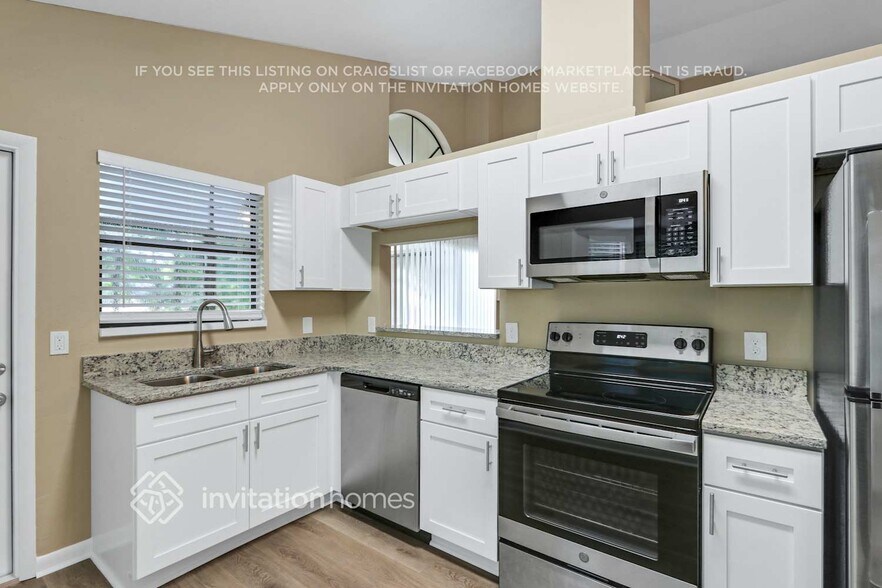 Building Photo - 8042 Lansing Dr