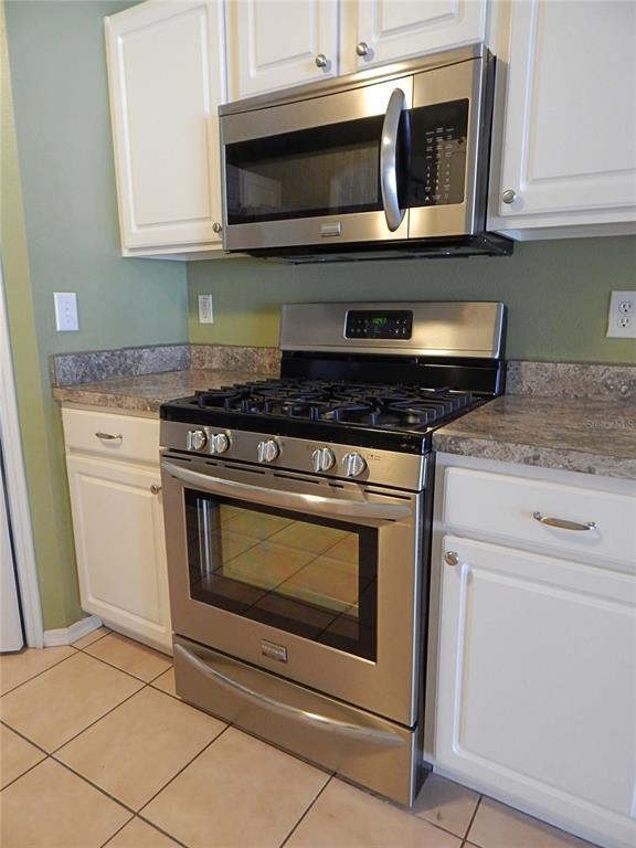 Building Photo - 5869 Meadowpark Pl