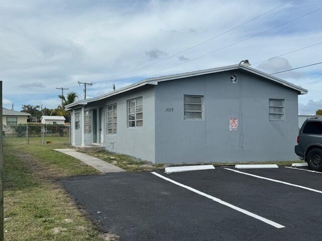 Building Photo - 1015 Avenue I
