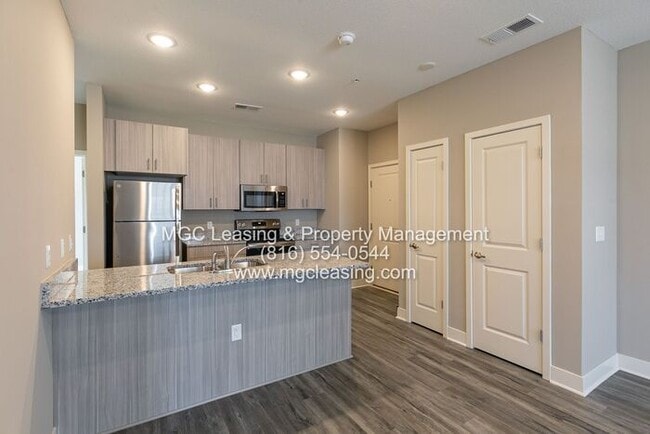 Building Photo - Welcome to Brighton Crossing apartments — ...