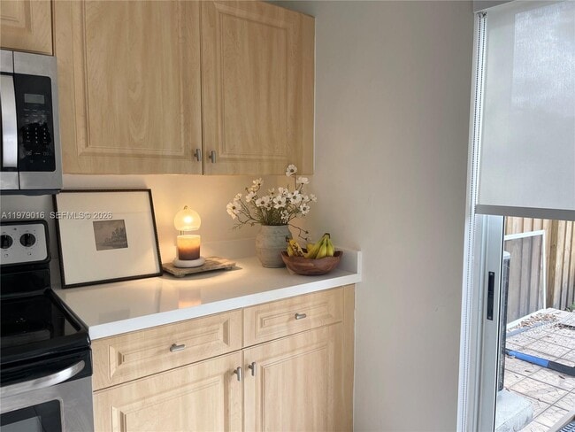 Building Photo - 10160 SW 88th St