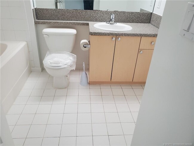 Building Photo - 3617 NW Adriatic Ln