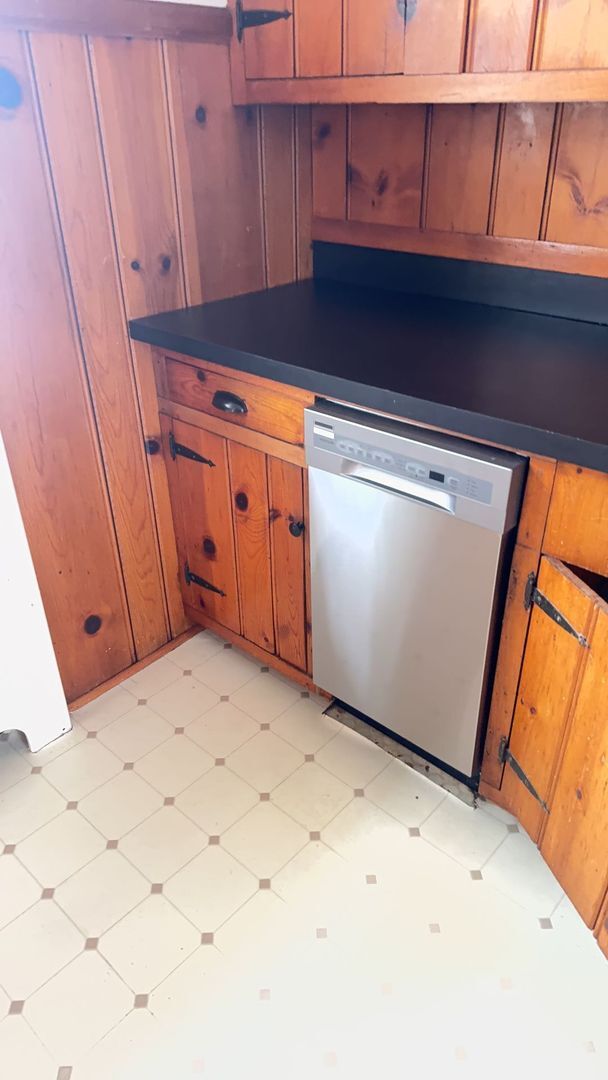 Building Photo - 3 BR 2 BA House