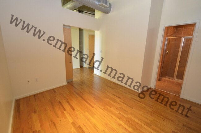 Building Photo - 640 Glen Iris Dr NE