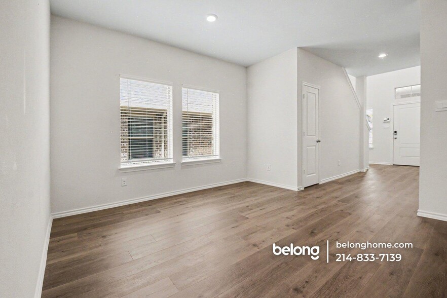Building Photo - 1109 Sunflower Ln