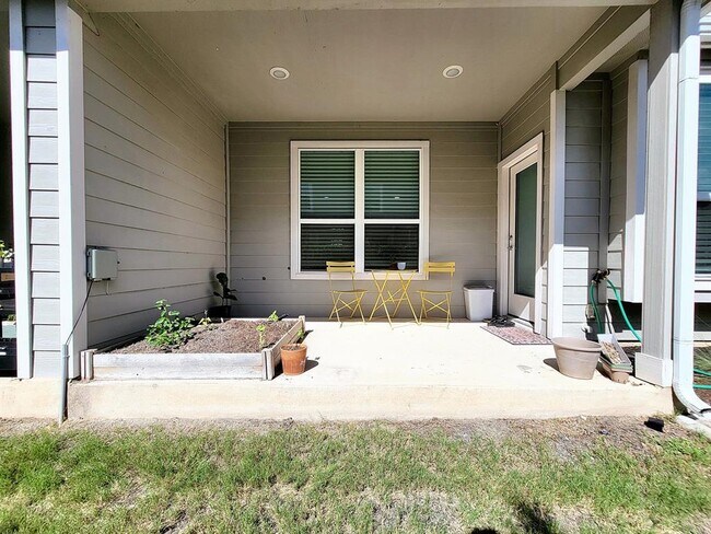 Building Photo - 11321 Gadsen Ln