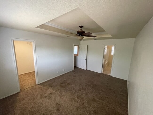 Building Photo - Spacious 3BR / 2.5BA Two-Story Home Near UTSA