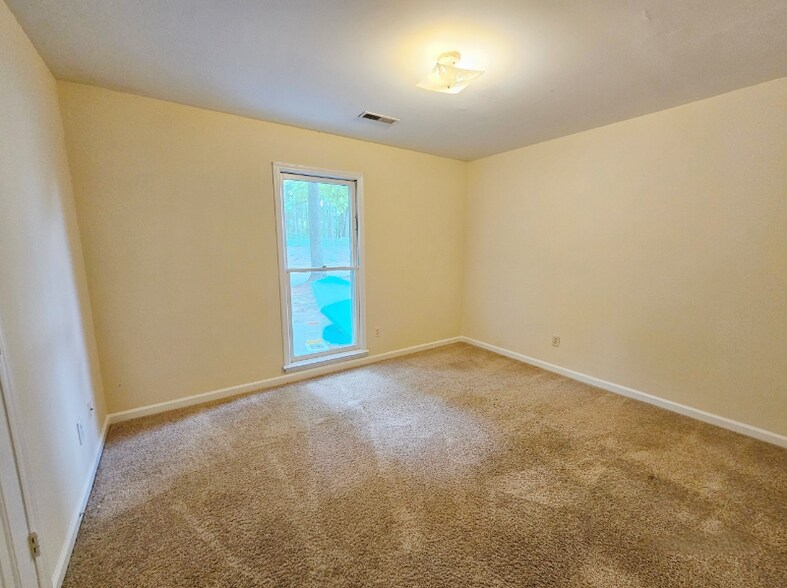 Building Photo - 1421 Bogart St