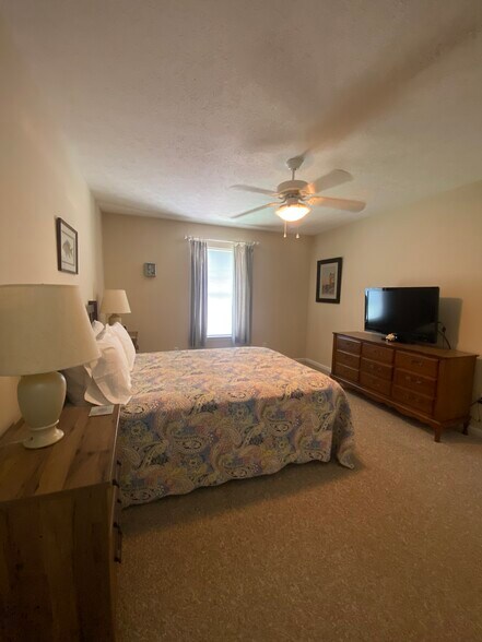 Building Photo - 208 Tennessee Dr