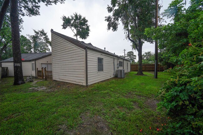 Building Photo - 5407 Oakhaven Ln