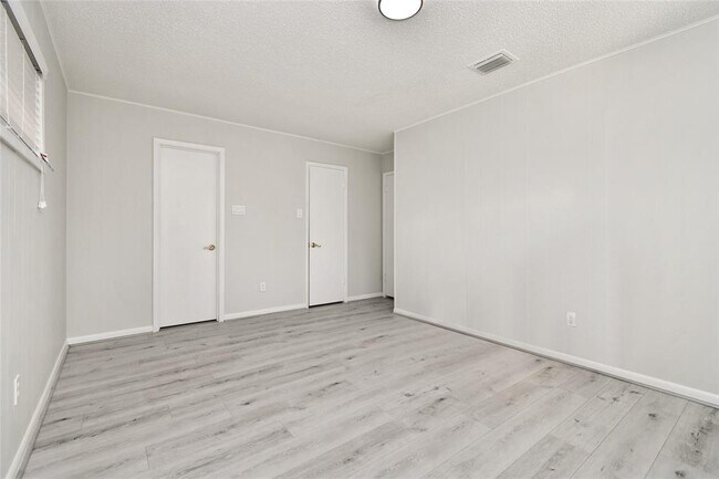 Building Photo - 1504 Holly Cir